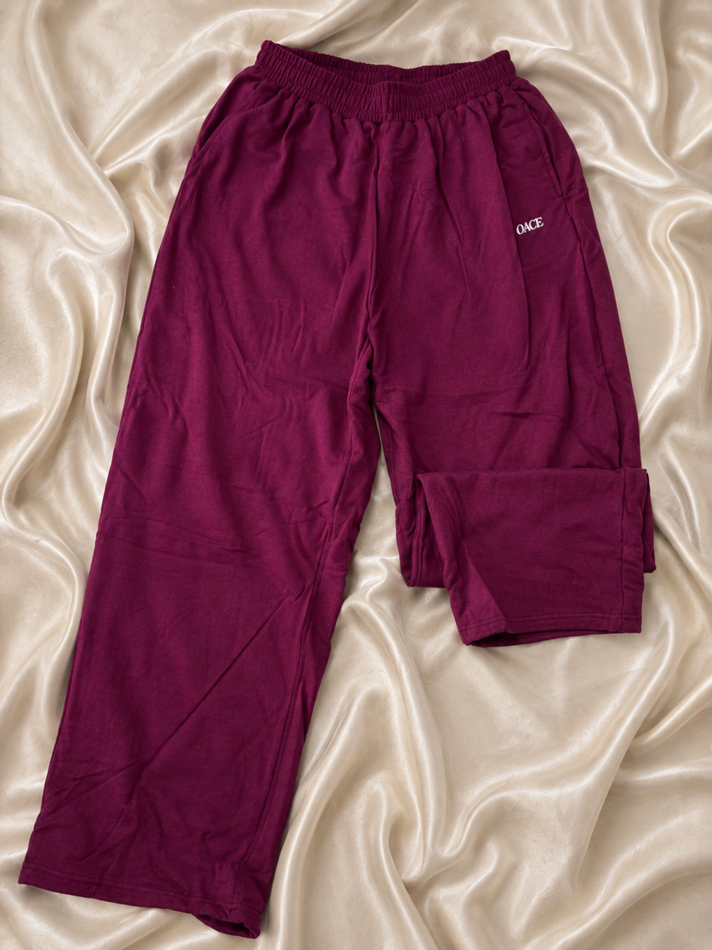 OACE Wide-Leg Sweatpants in Bordeaux / Berry – Gr. M