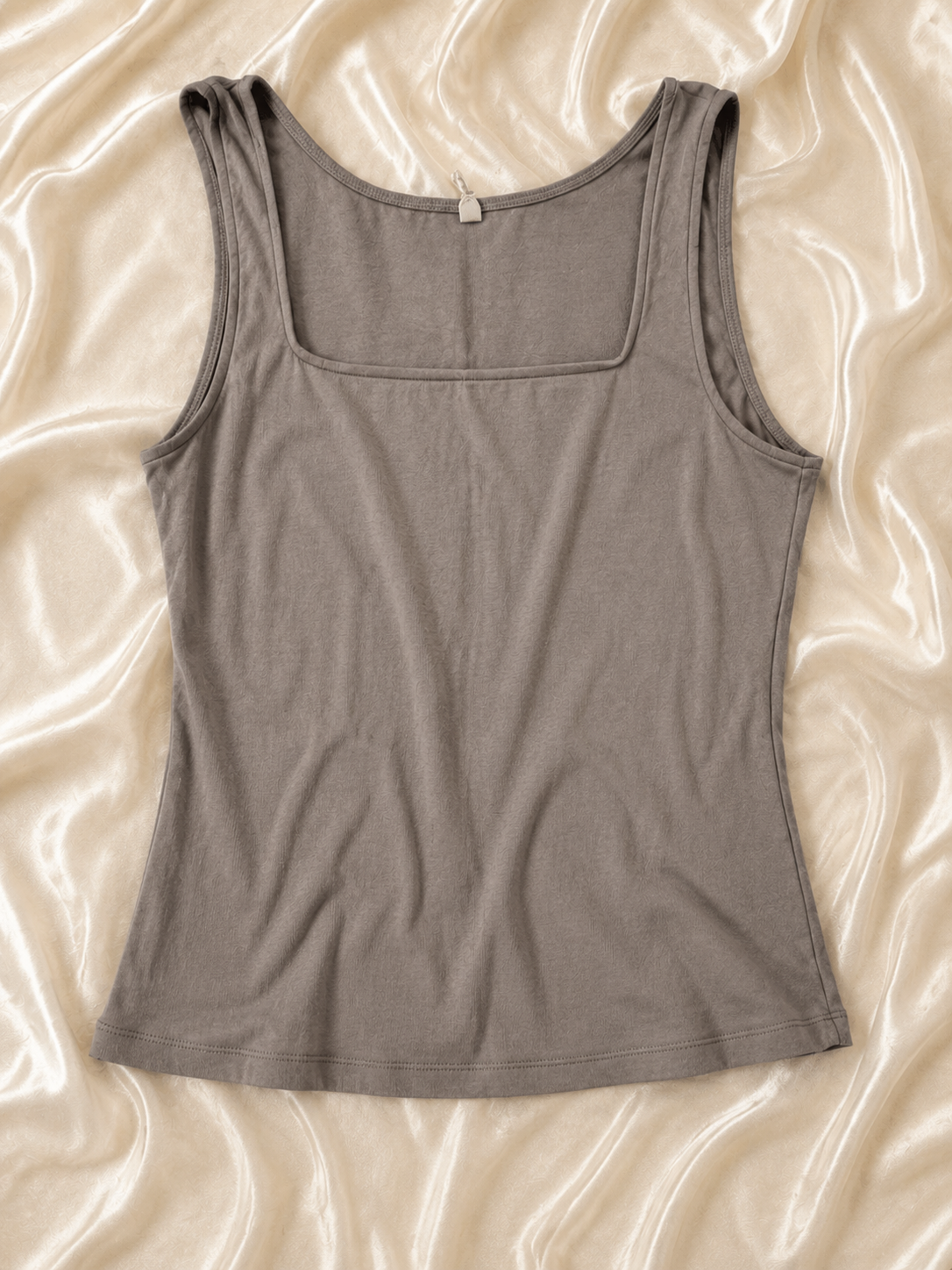 Creamy Fabrics Top in Taupe / Greige mit eckigem Ausschnitt – Gr. S
