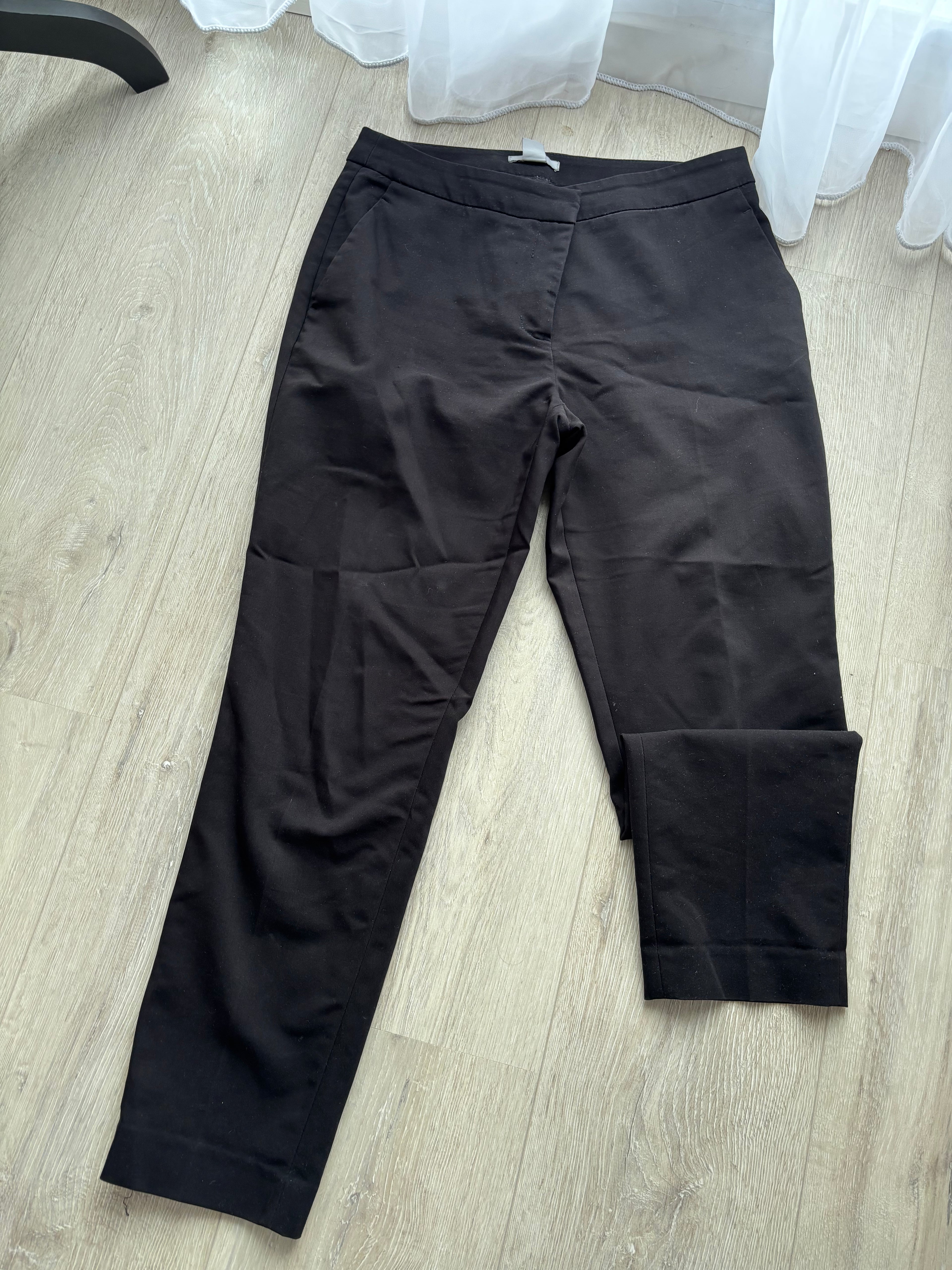 H&M Damen Stoffhose Schwarz Businesshose Straight Fit Gr. 36