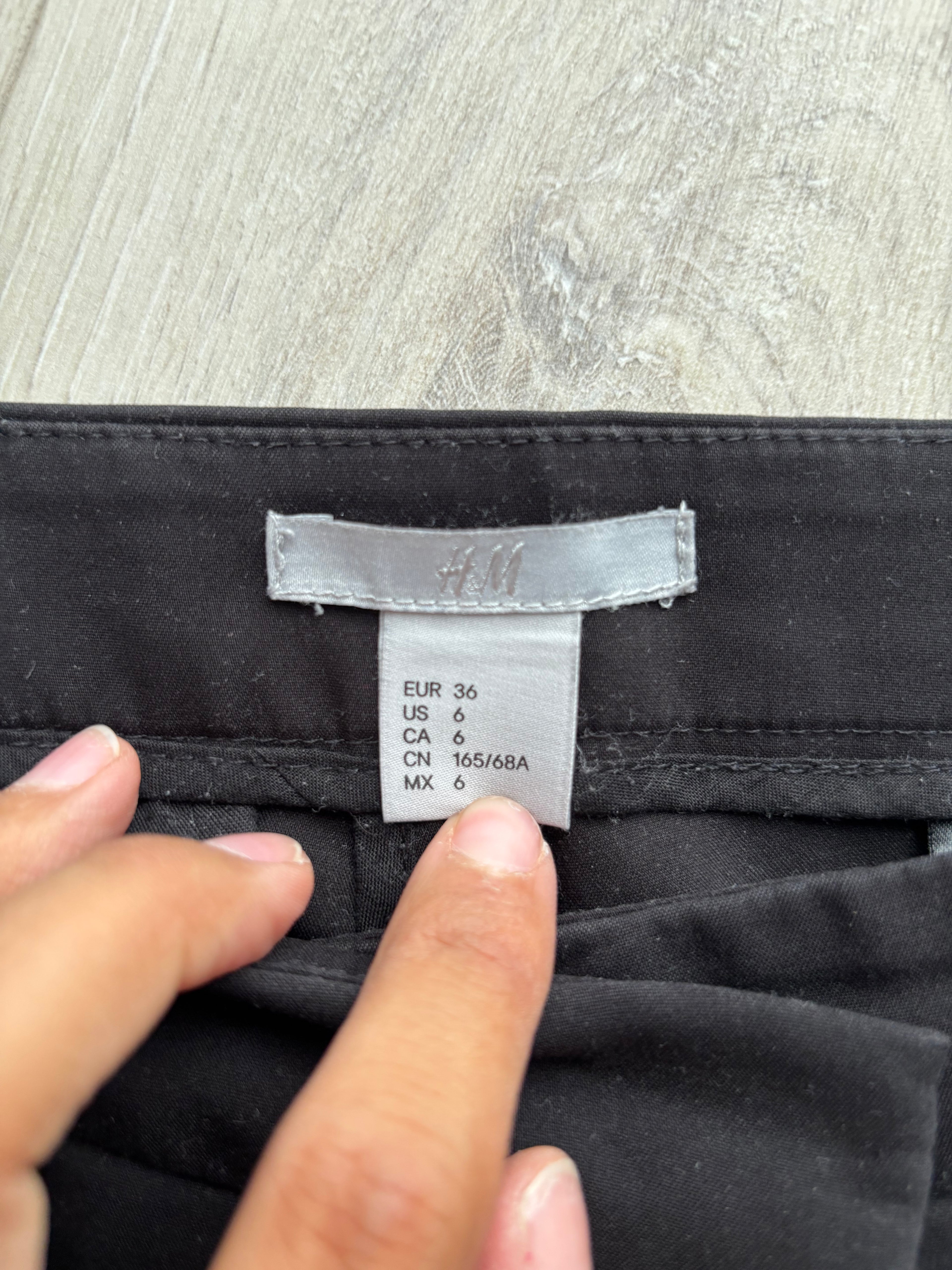 H&M Damen Stoffhose Schwarz Businesshose Straight Fit Gr. 36