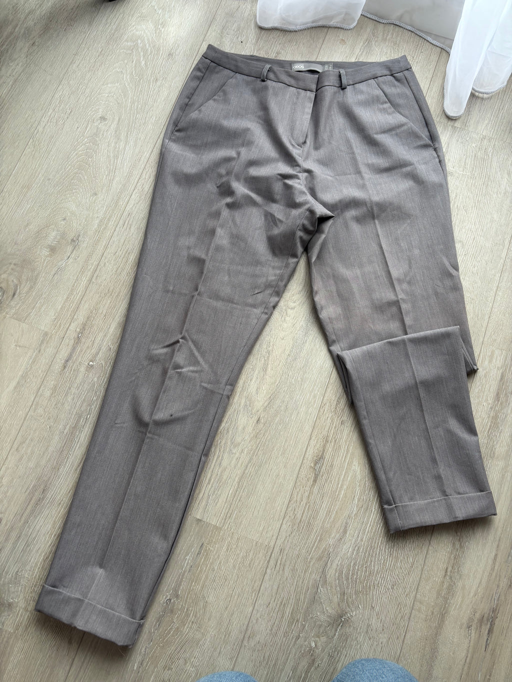 ASOS Damen Stoffhose Businesshose Grau Slim Fit Gr. 36 (UK 8)