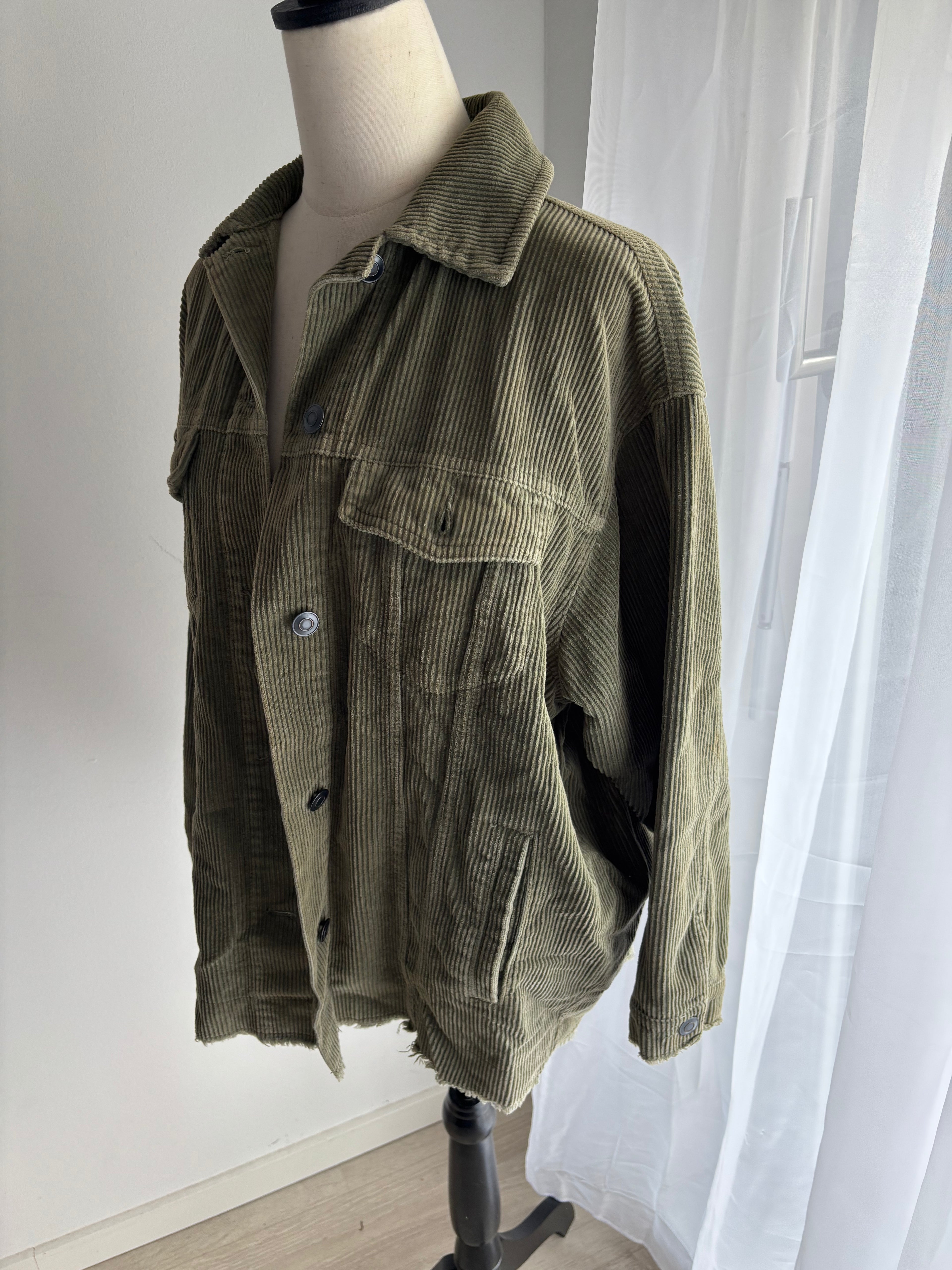 ZARA Damen Cordjacke Khaki Oversize Hemdjacke Shacket Gr. XS
