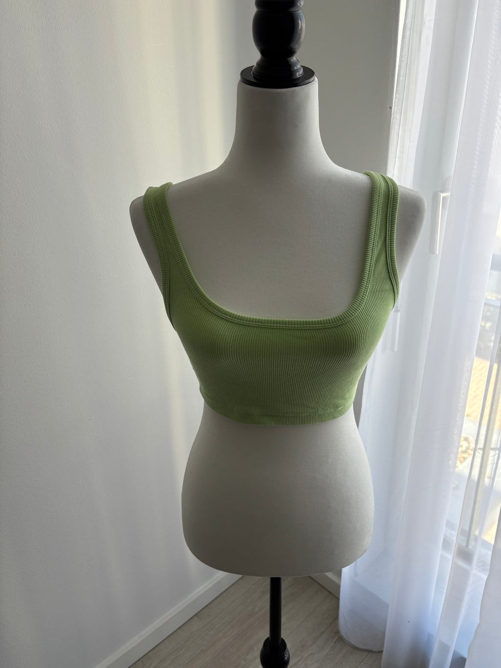 ZARA Crop Top Hellgrün Damen Gr. S | Rippstoff | Basic Sommertop