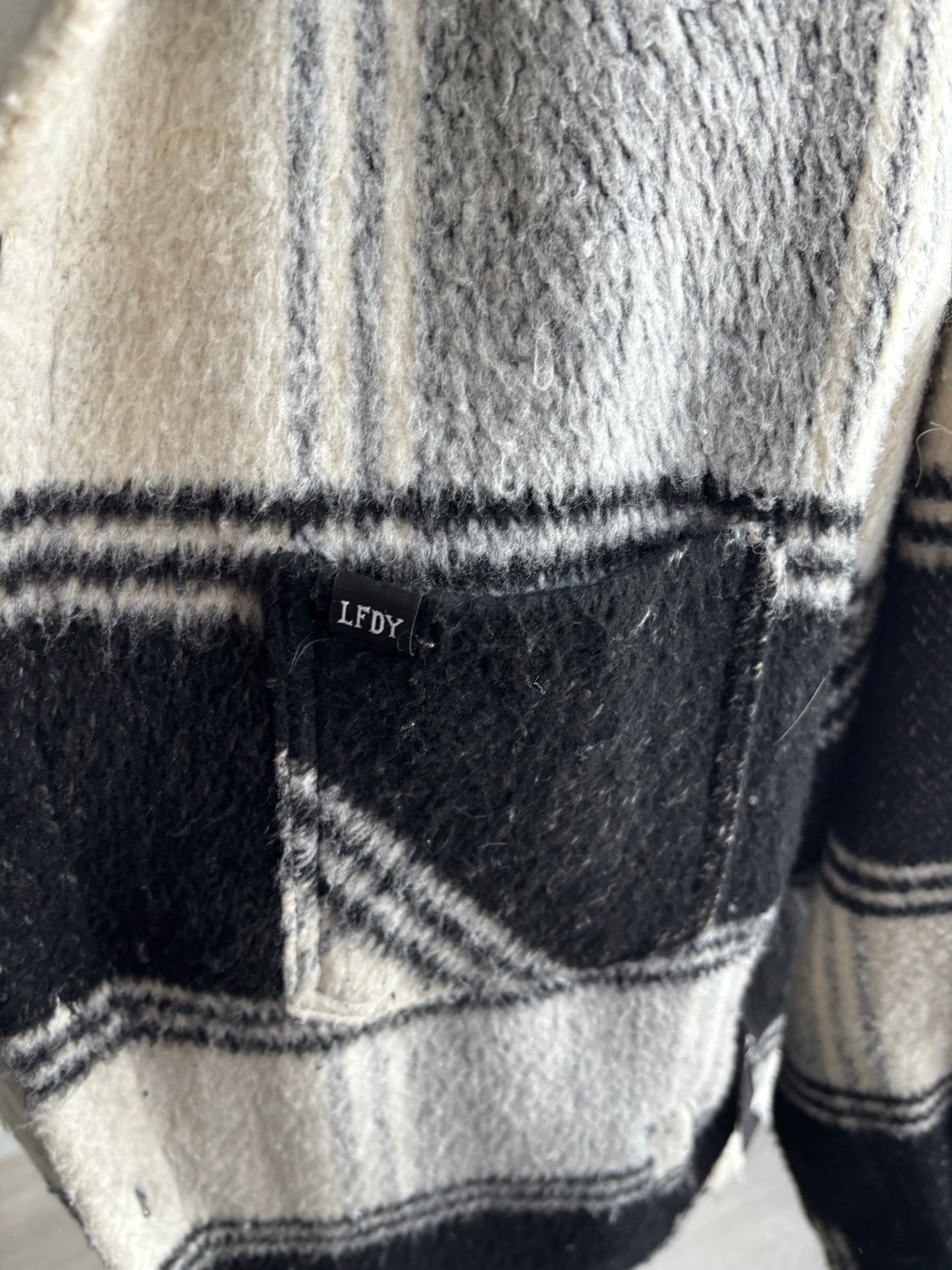 LFDY Overshirt Jacke kariert Schwarz/Creme – Größe S