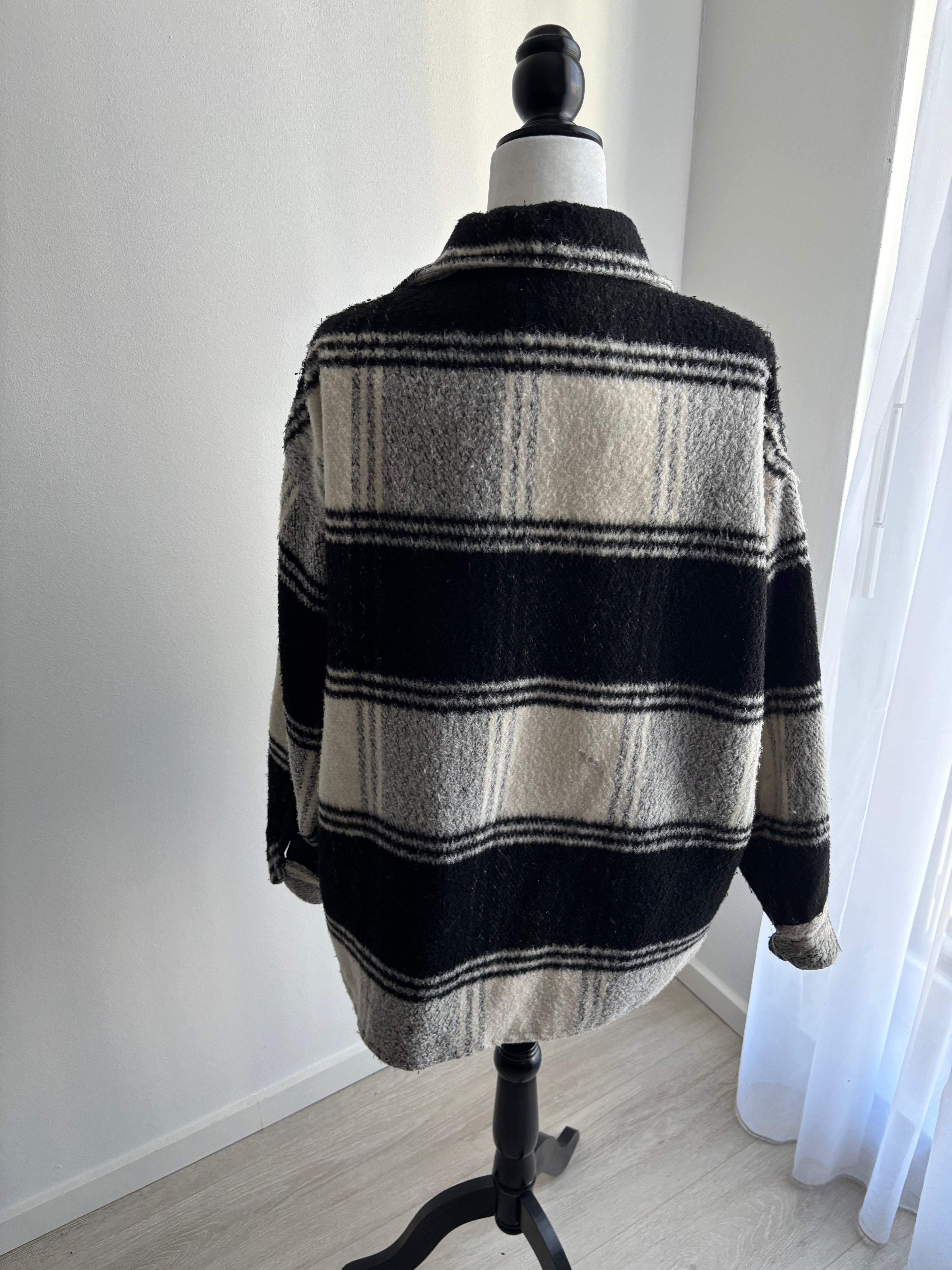 LFDY Overshirt Jacke kariert Schwarz/Creme – Größe S